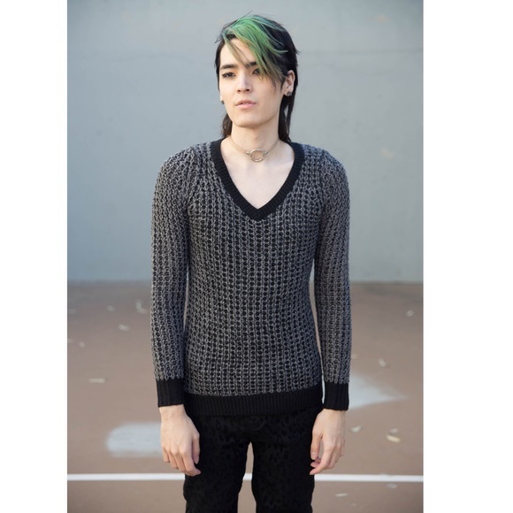 Poof Waffle Knit Grey Sweater Juniors Medium | Black Contrast V-Neck Pullover - Picture 2 of 4